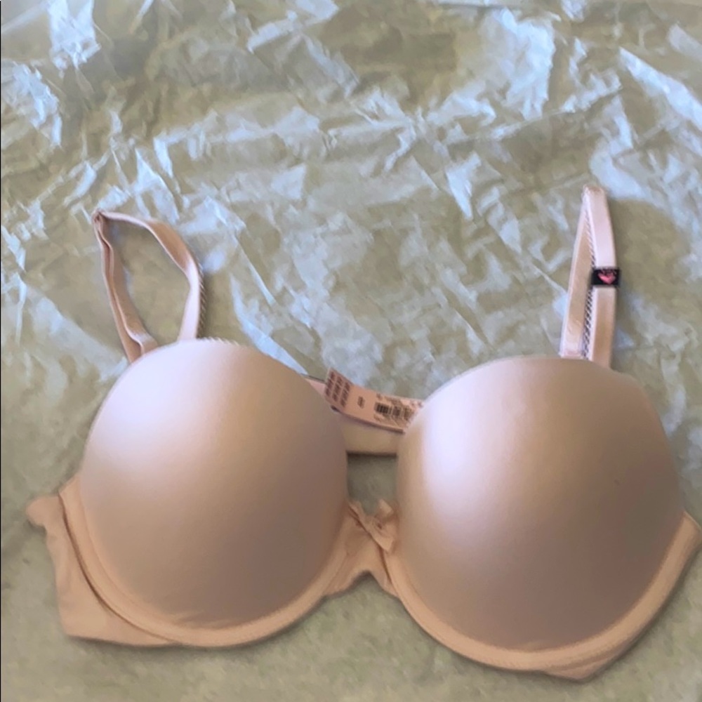 Victoria Secrets light pink Bra